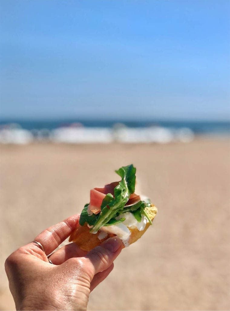 burrata prosciutto crostini