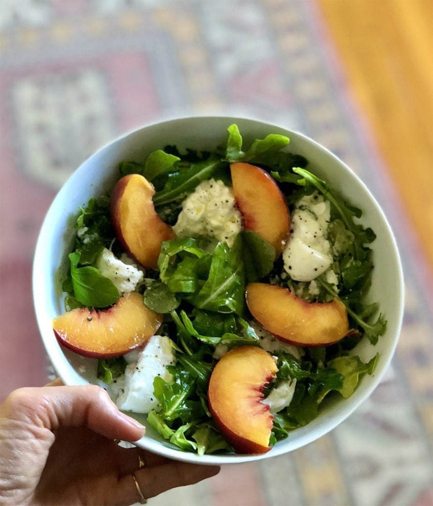 peach burrata salad