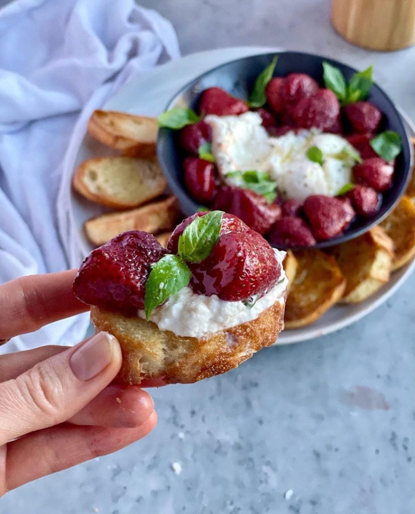 roasted strawberries burrata crostini