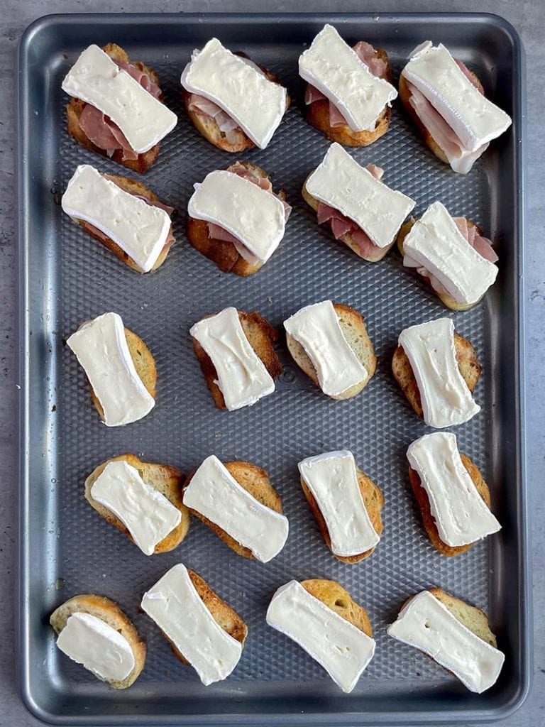 supreme brie crostini