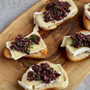 kalamata olive tapenade & brie crostini