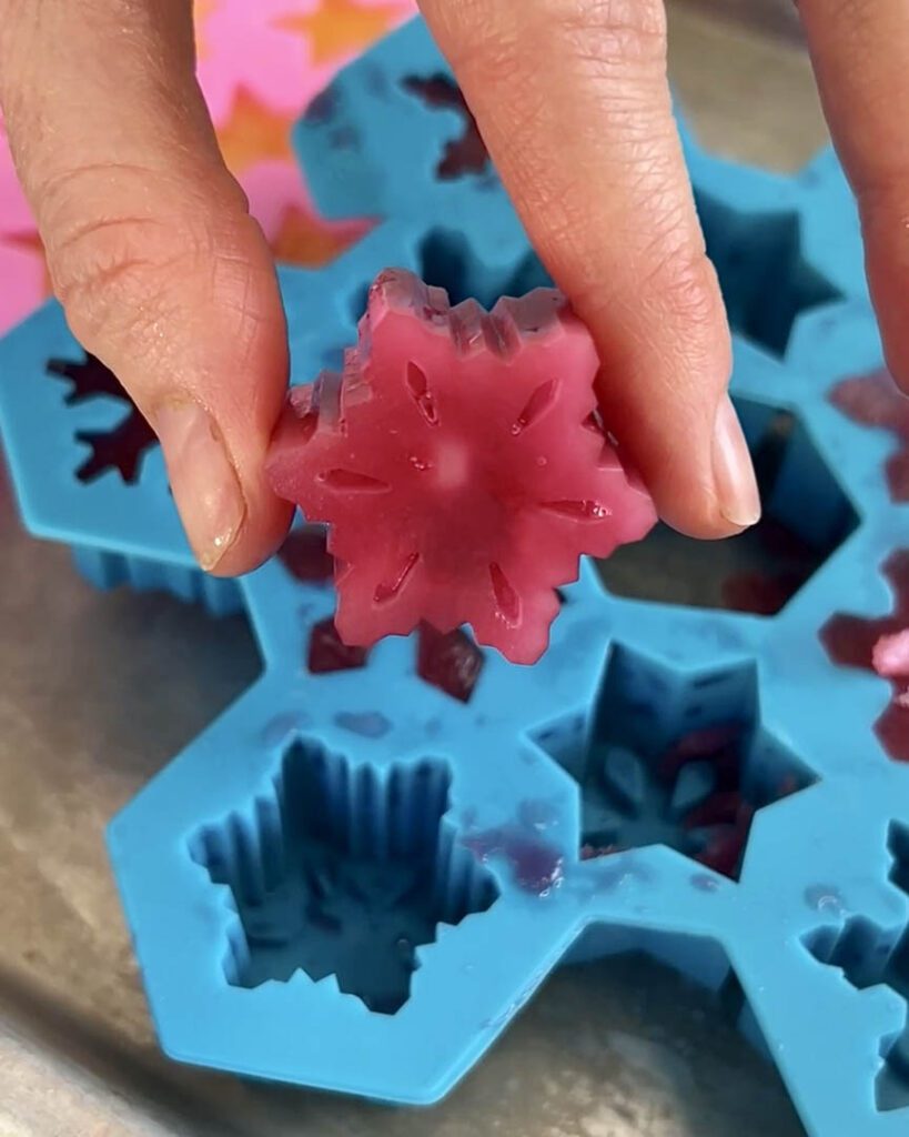 snowflake shaped ice cubes for cocktail