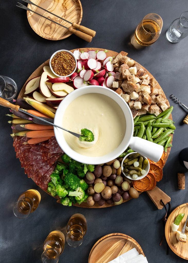 cheese fondue recipe in fondue pot