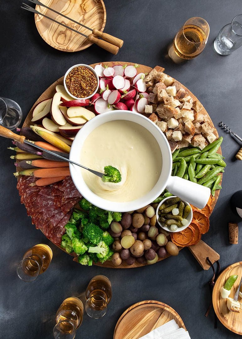 cheese fondue recipe in fondue pot