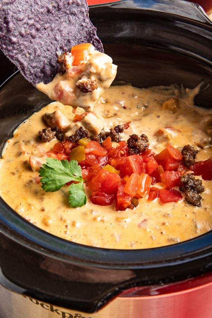 crockpot velveeta and rotel cheese dip