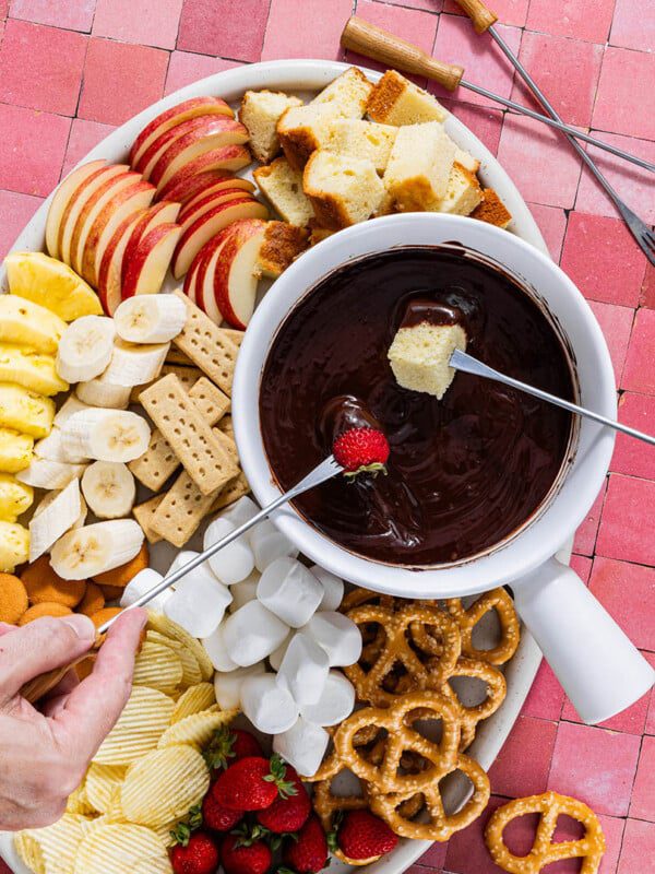 what to dip in chocolate fondue