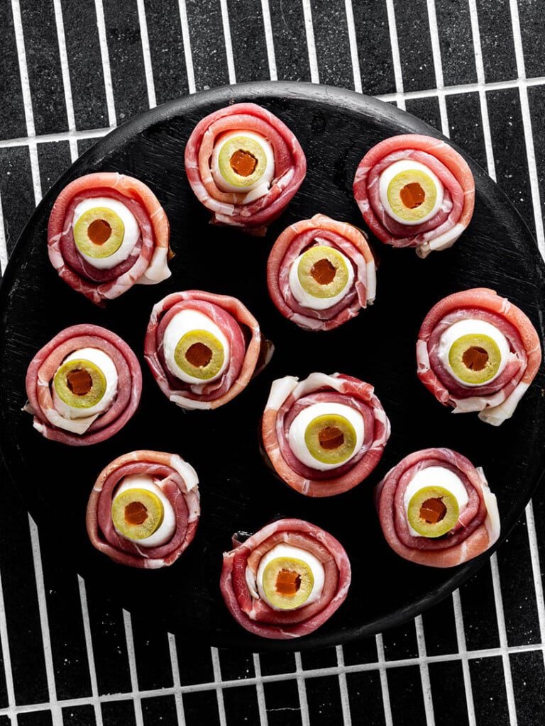 easy halloween appetizer eyeballs mozzarella cheese